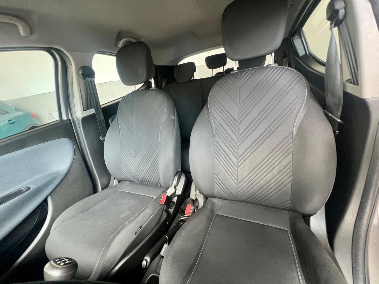 Lancia Ypsilon 1.0 FireFly 5 porte S&S Hybrid Gold Plus