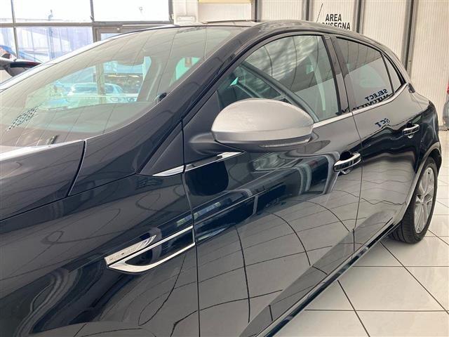 RENAULT Megane 5 Porte 1.3 TCe Intens FAP