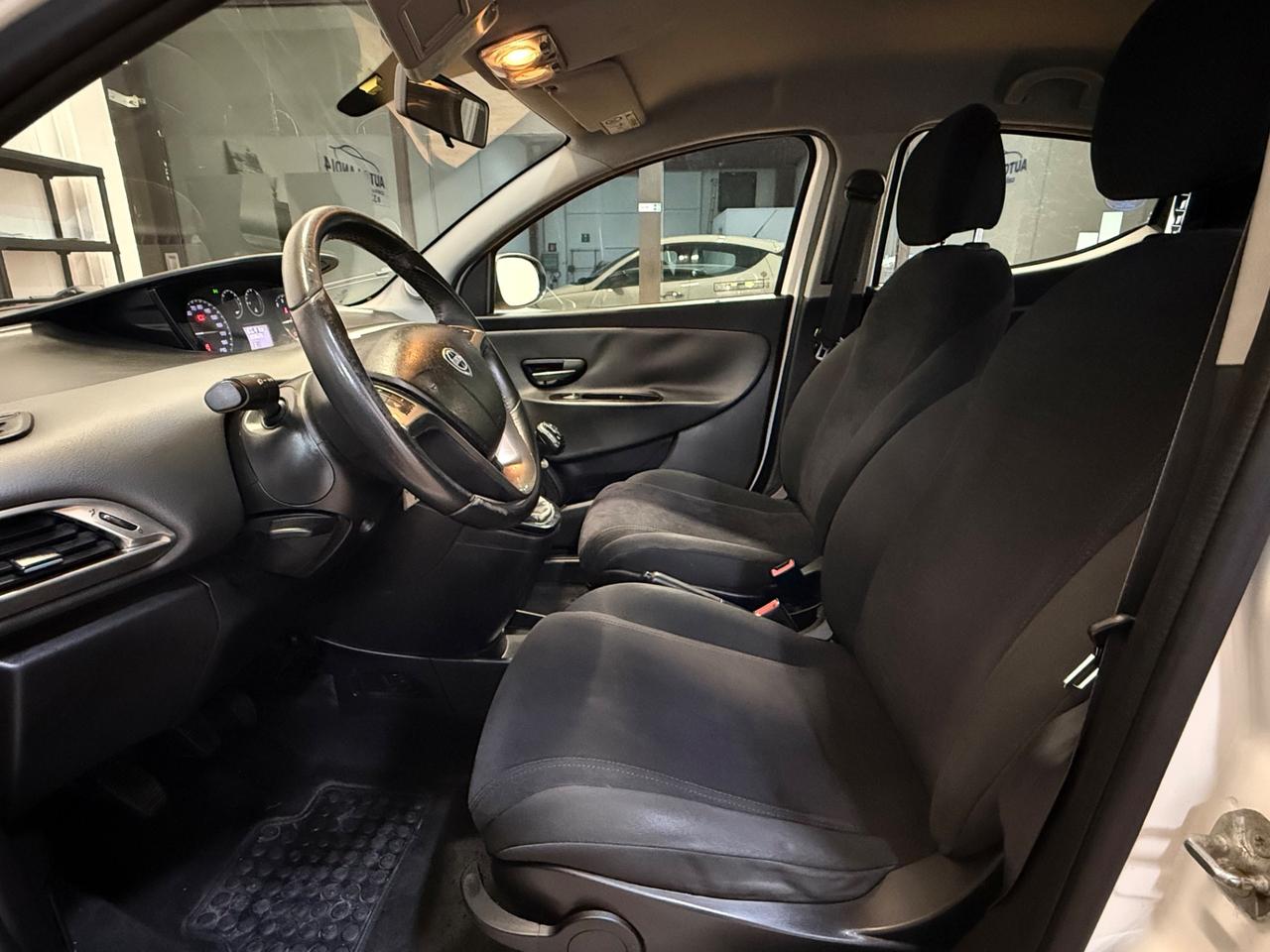 Lancia Ypsilon 0.9 TwinAir 85 CV 5 porte Metano Ecochic Gold