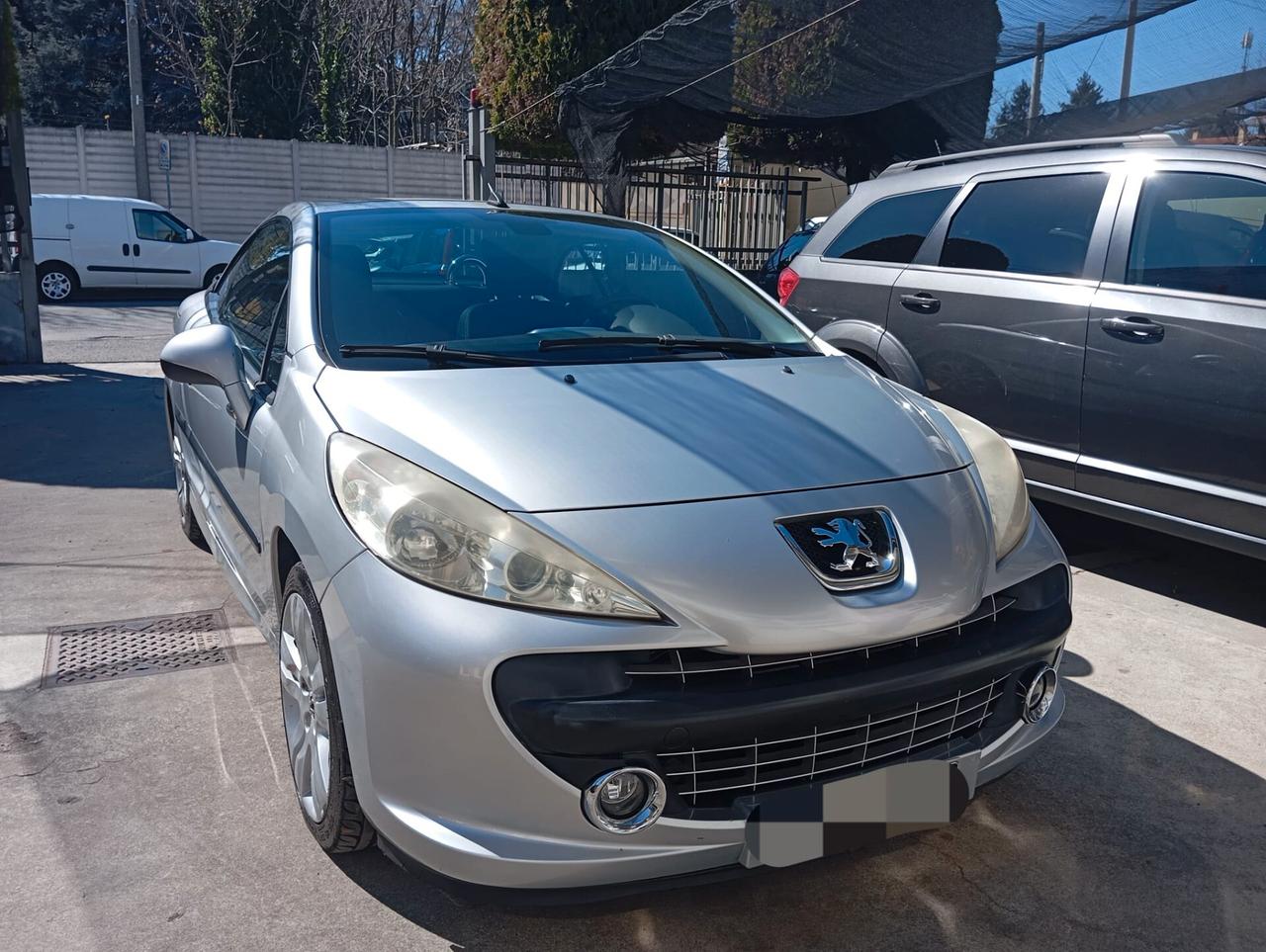 Peugeot 207 1.6 VTi 120CV CC Féline cabriolet