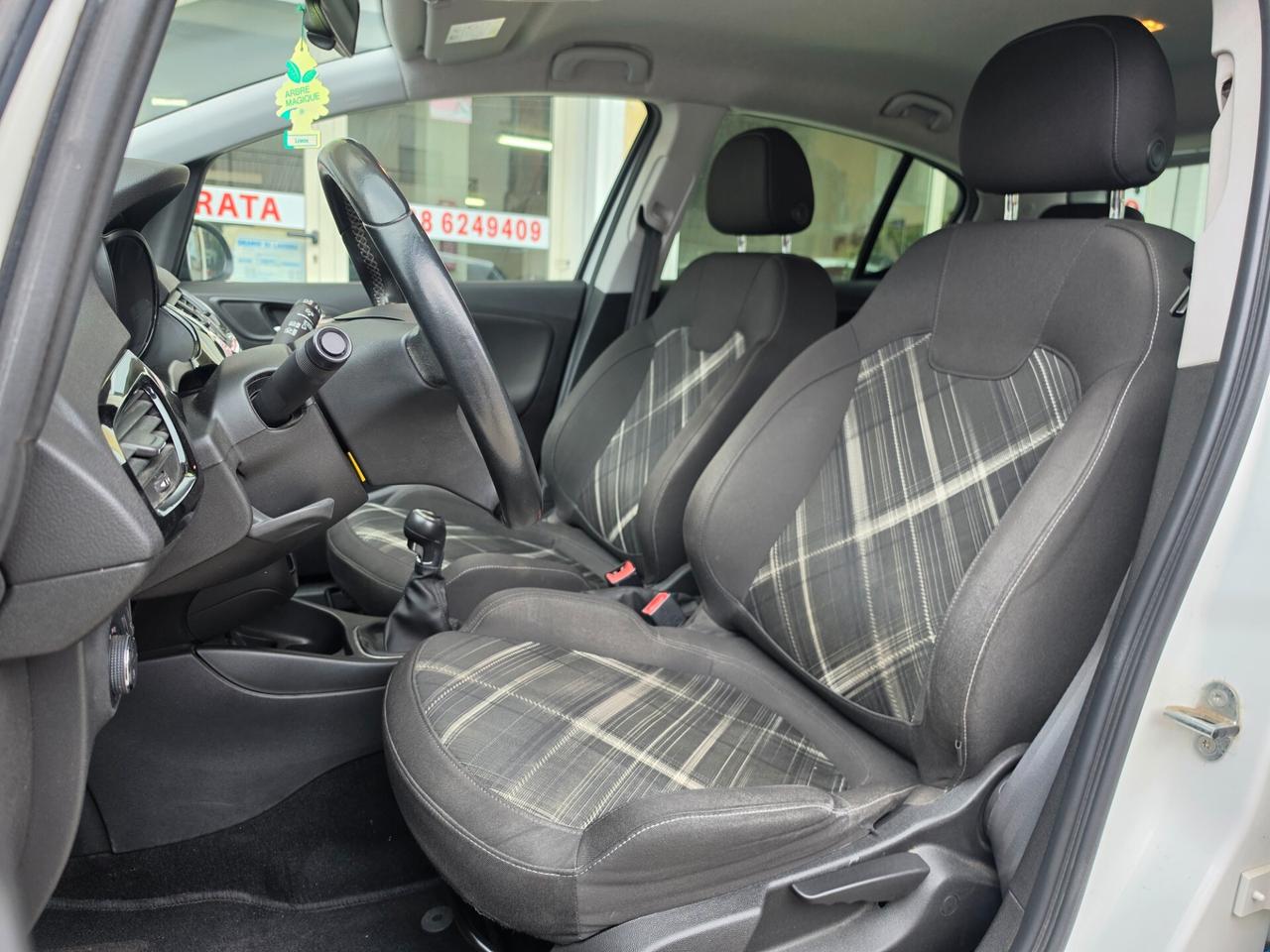 Opel Corsa 1.2 5 porte b-Color