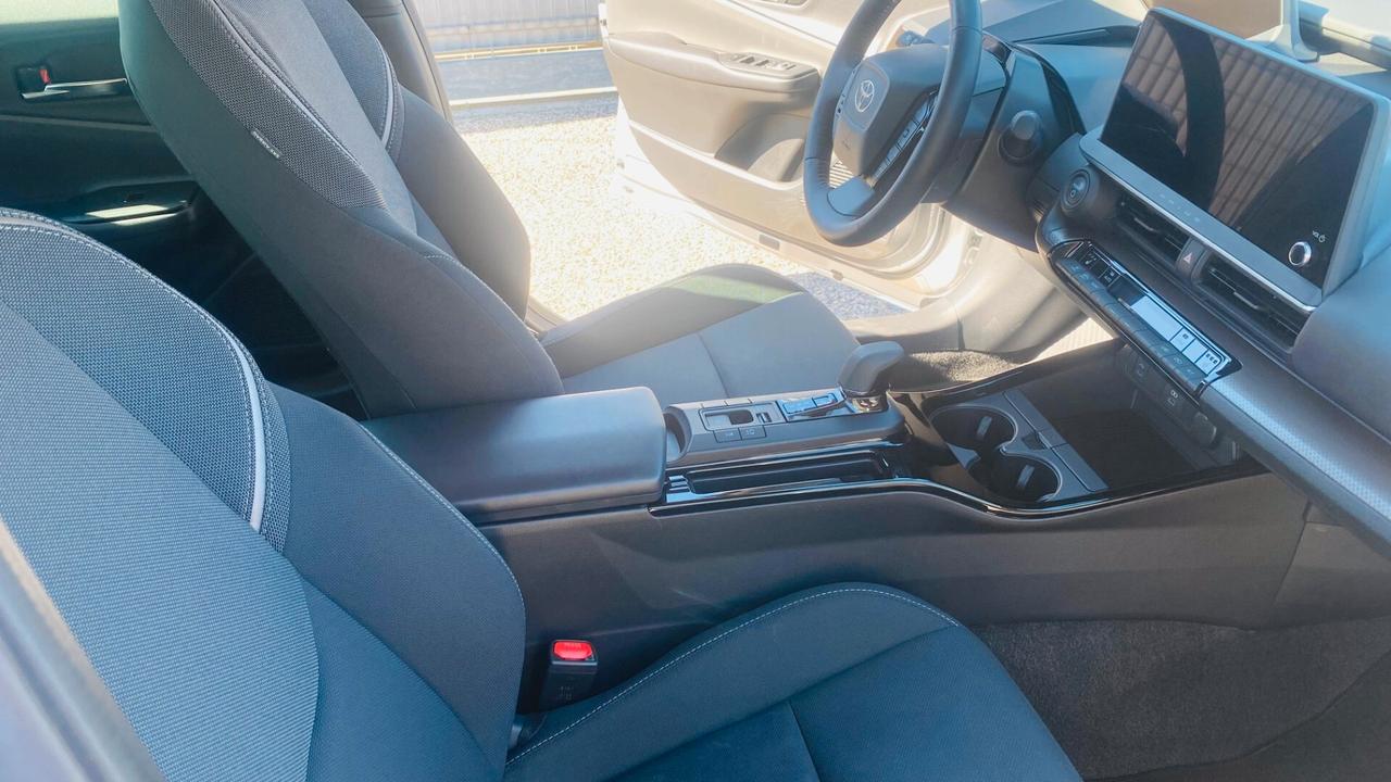 Toyota Prius 2.0 Plug-in Hybrid Lounge
