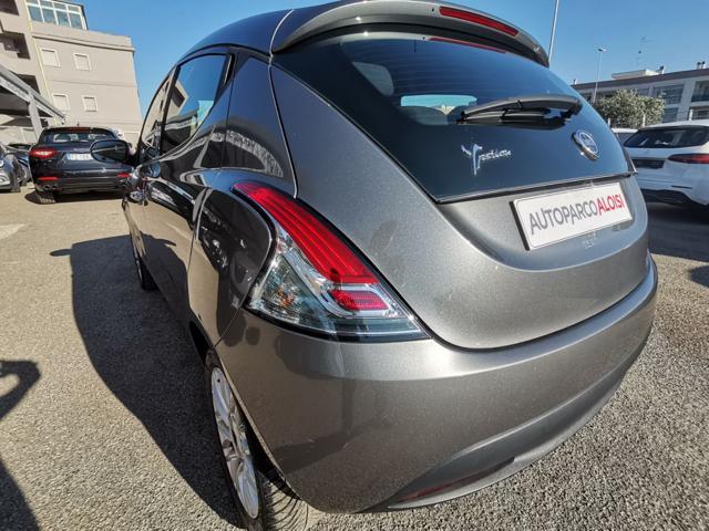 LANCIA Ypsilon 1.2 69 CV 5 porte Gold