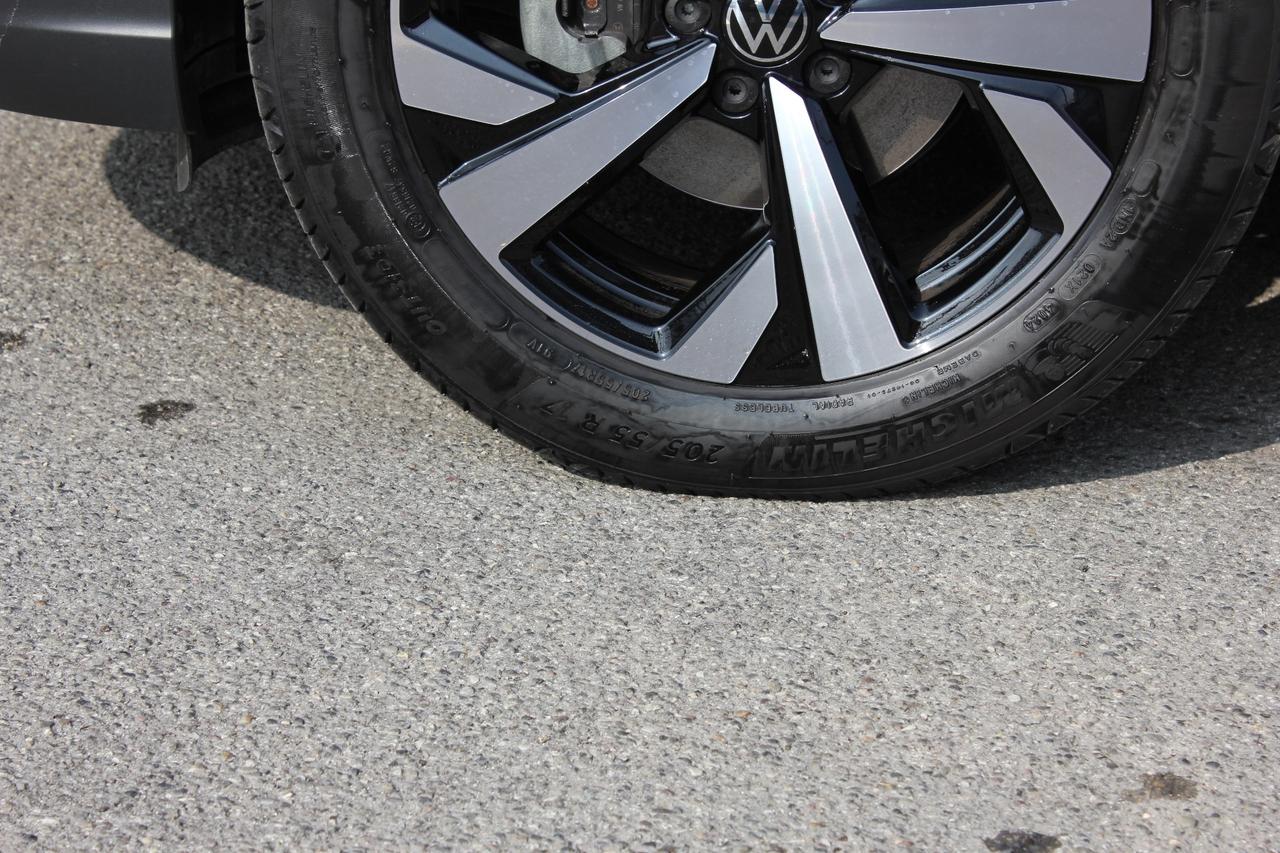 Volkswagen Taigo 1.0 TSI 95 CV Life SENSORI