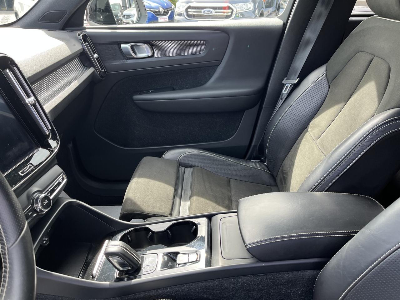 VOLVO XC 40 D4 AWD 2000 D 190CV R.LINE