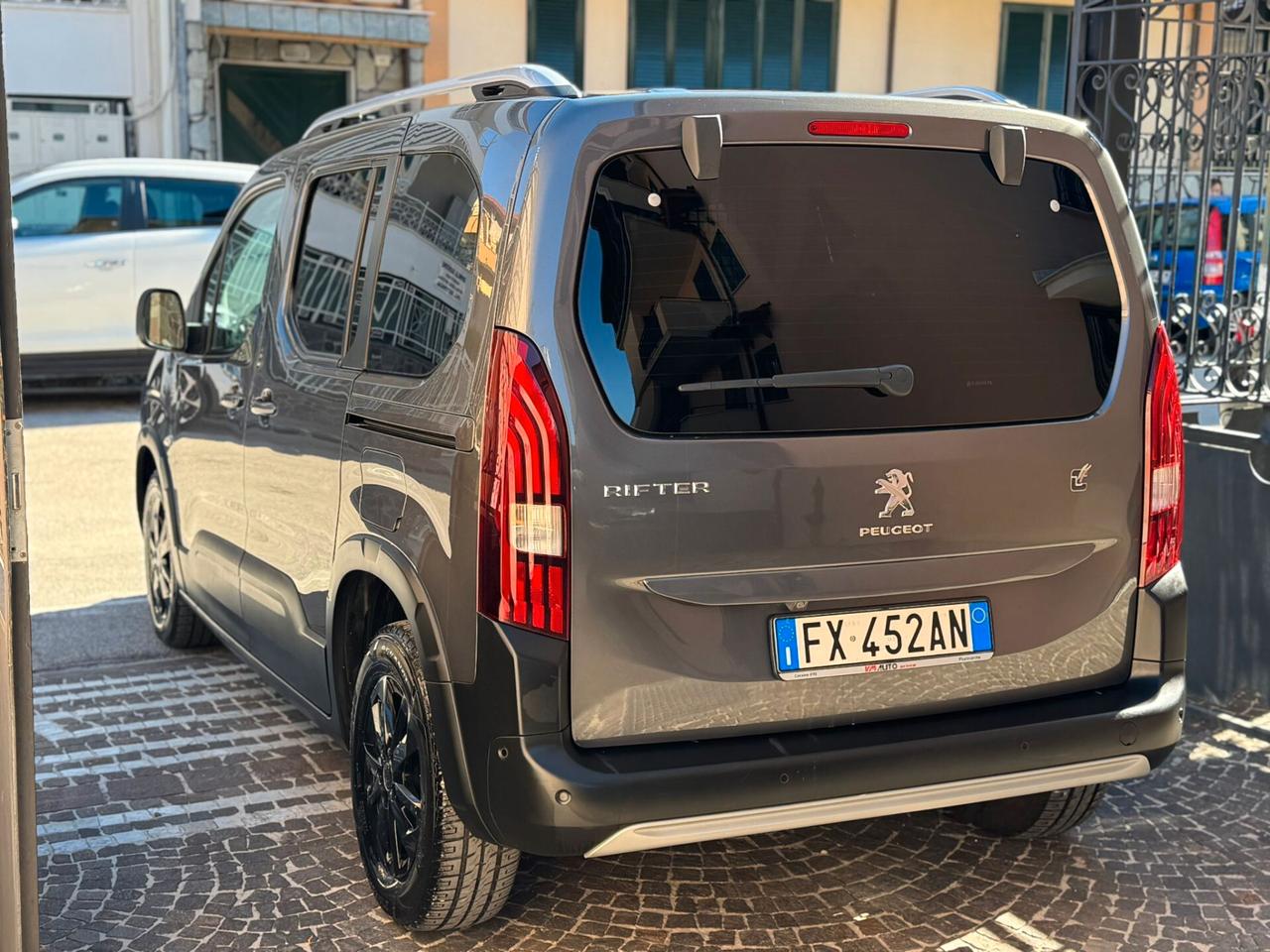 Peugeot Rifter BlueHDi 130 S&S EAT8 GT Line Standard