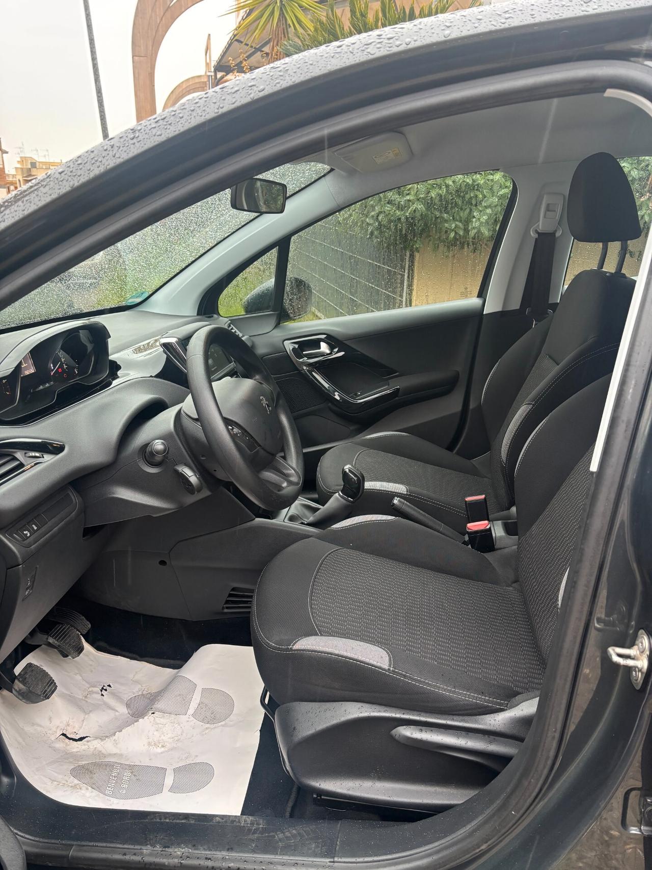 Peugeot 208 PureTech 82 5 porte Allure