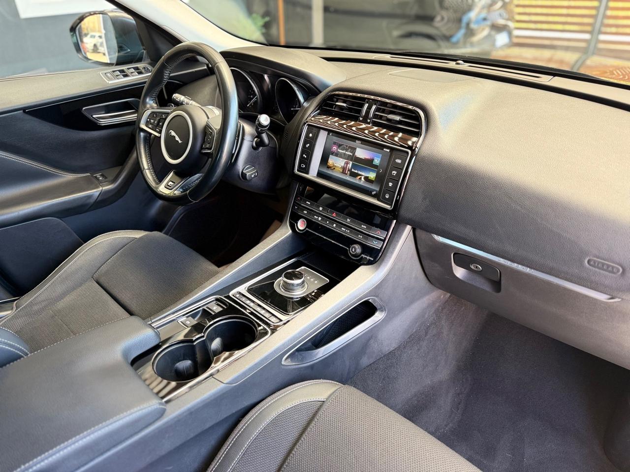 Jaguar F-Pace 2.0 D 180 CV AWD R-Sport motore nuovo