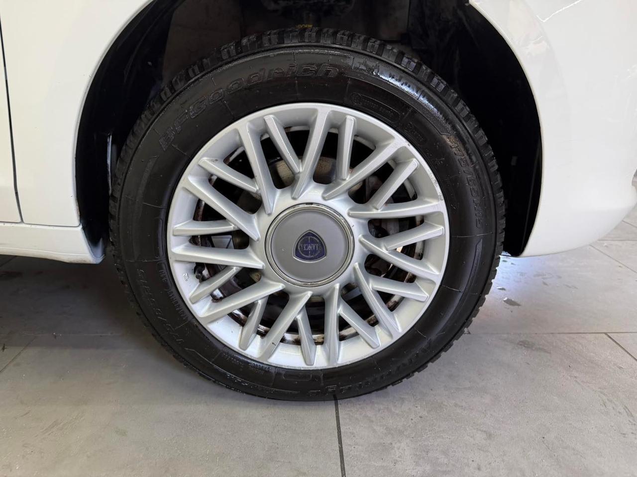 Lancia Ypsilon 0.9 TwinAir 85 CV Ecochic Gold 2015