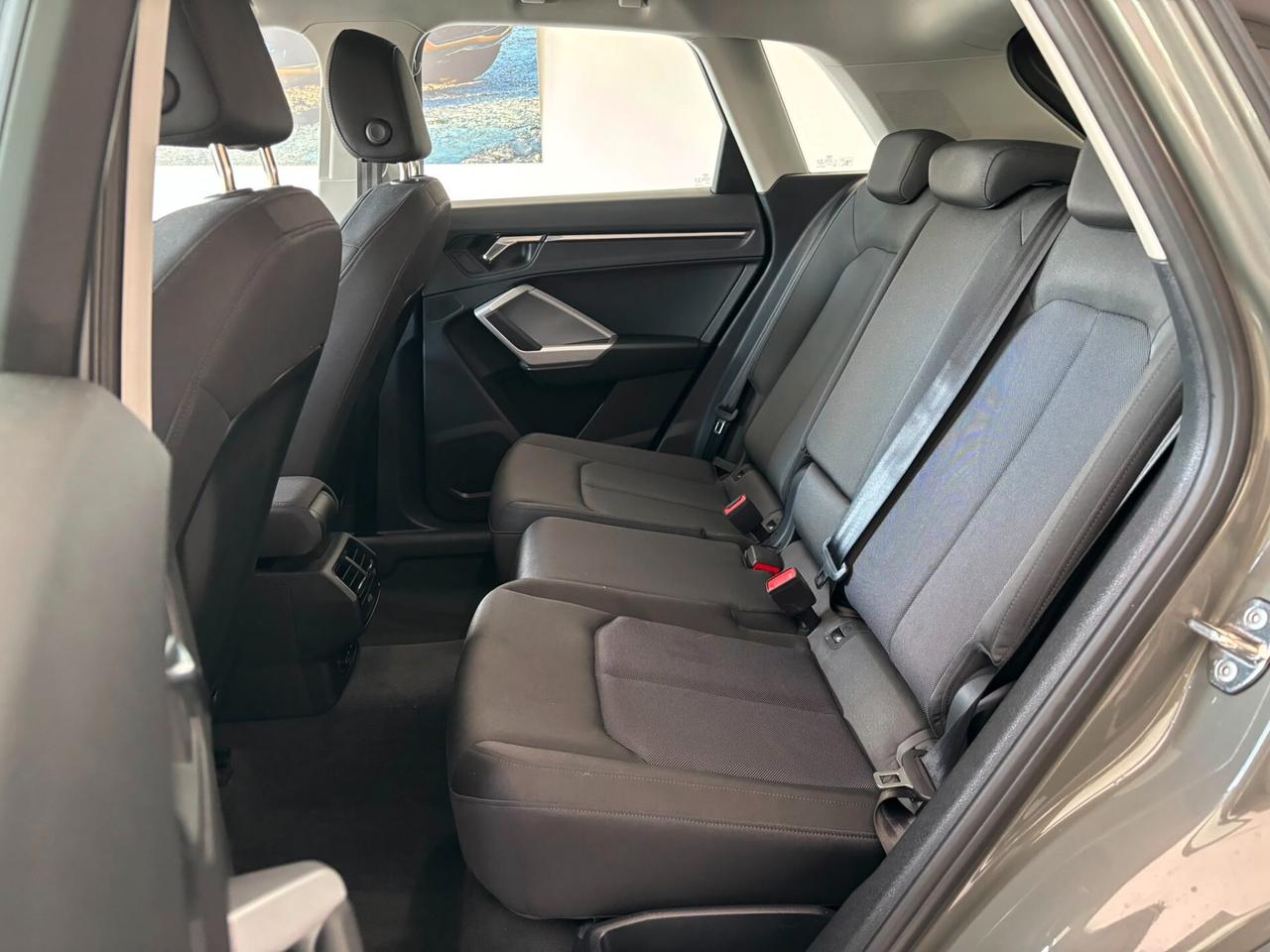 Audi Q3 35 TDI S tronic Business