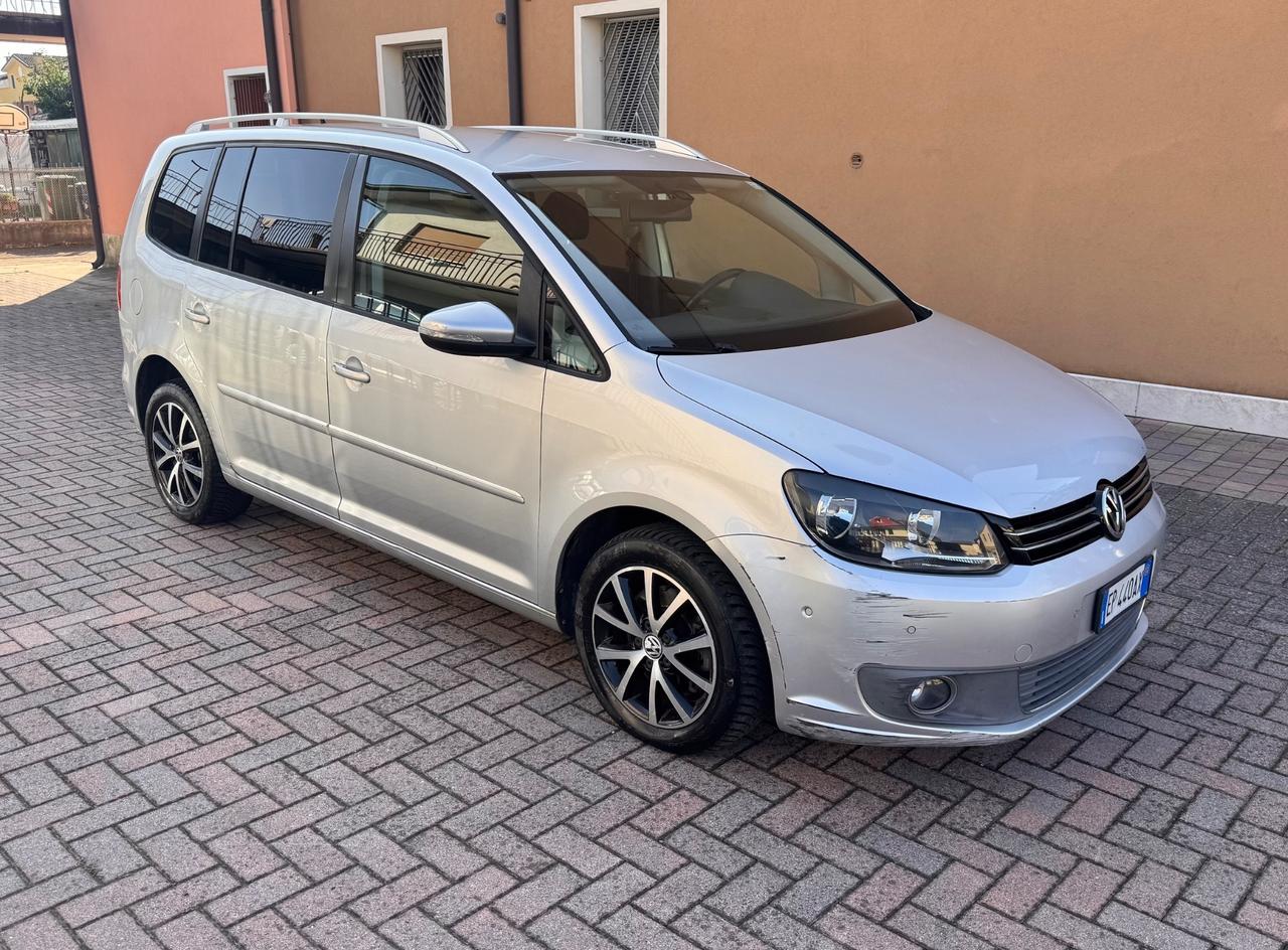 Volkswagen Touran 2.0 TDI 140 CV DSG Highline Ok Neopatentati