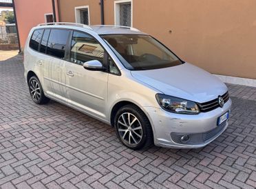 Volkswagen Touran 2.0 TDI 140 CV DSG Highline Ok Neopatentati