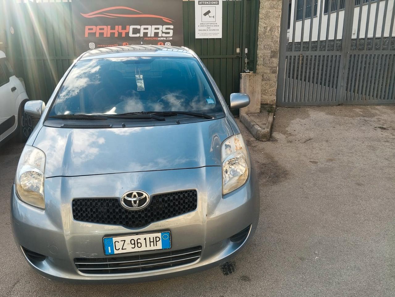 Toyota Yaris 1.0 5 porte Sol