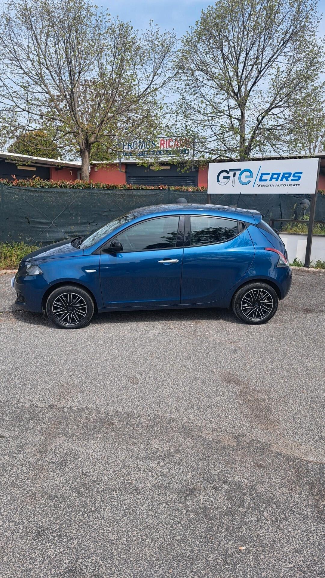 Lancia Ypsilon 1.0 FireFly 5 porte S&S Hybrid Ecochic Gold