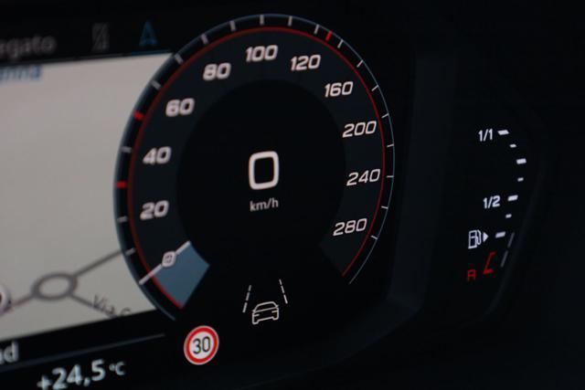 AUDI Q3 35 TDI quattro S tronic Business