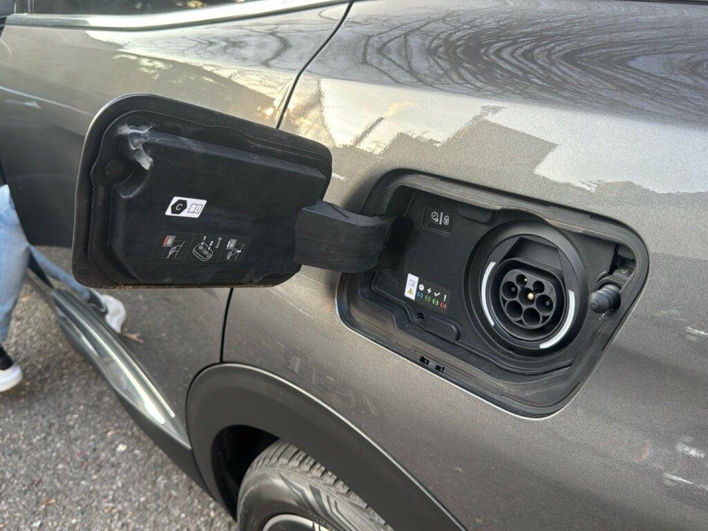 Peugeot 3008 1.6 HYbrid GT Pack e-EAT8