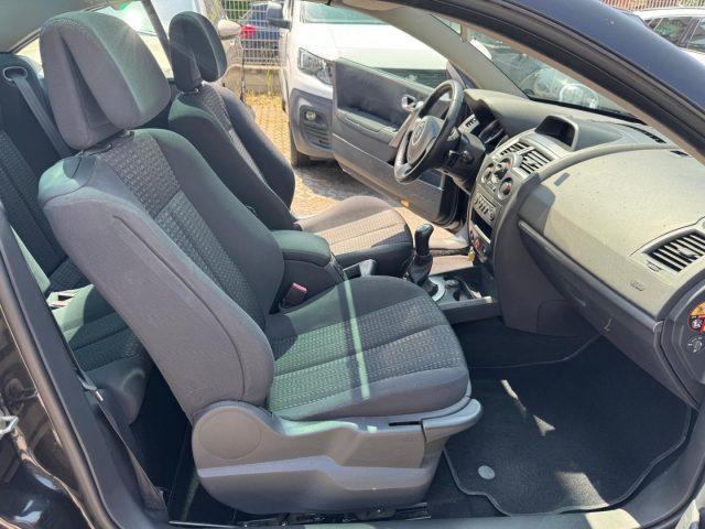 RENAULT Megane Mégane C-C 1.6 16V Dynamique