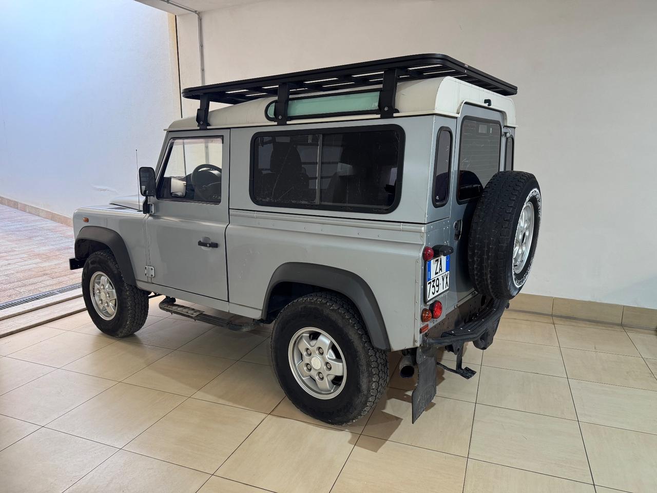 Land Rover Defender 90 2.4 TD4 Station Wagon SE