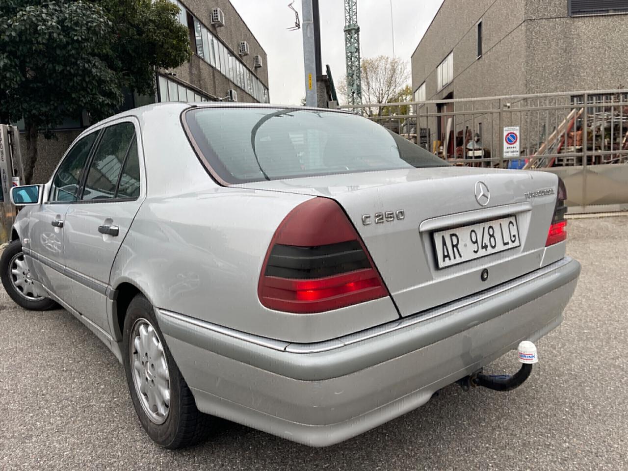 MERCEDES-BENZ C250 TURBODIESEL 150CV GANCIO TRAINO 1500KG