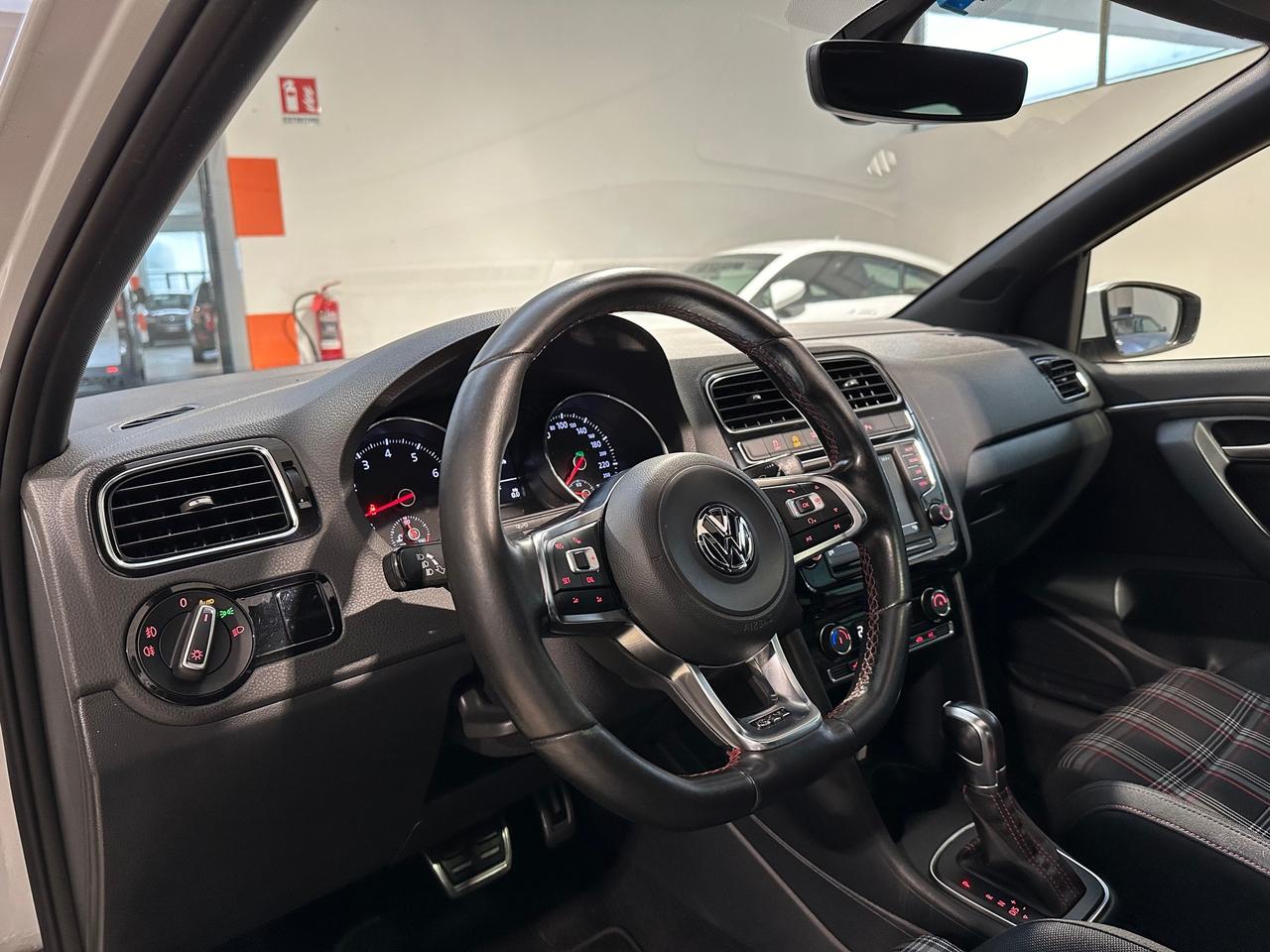 Volkswagen Polo GTI 5p 1.8 GTI DSG TETTO - CARPLAY - FULL LED