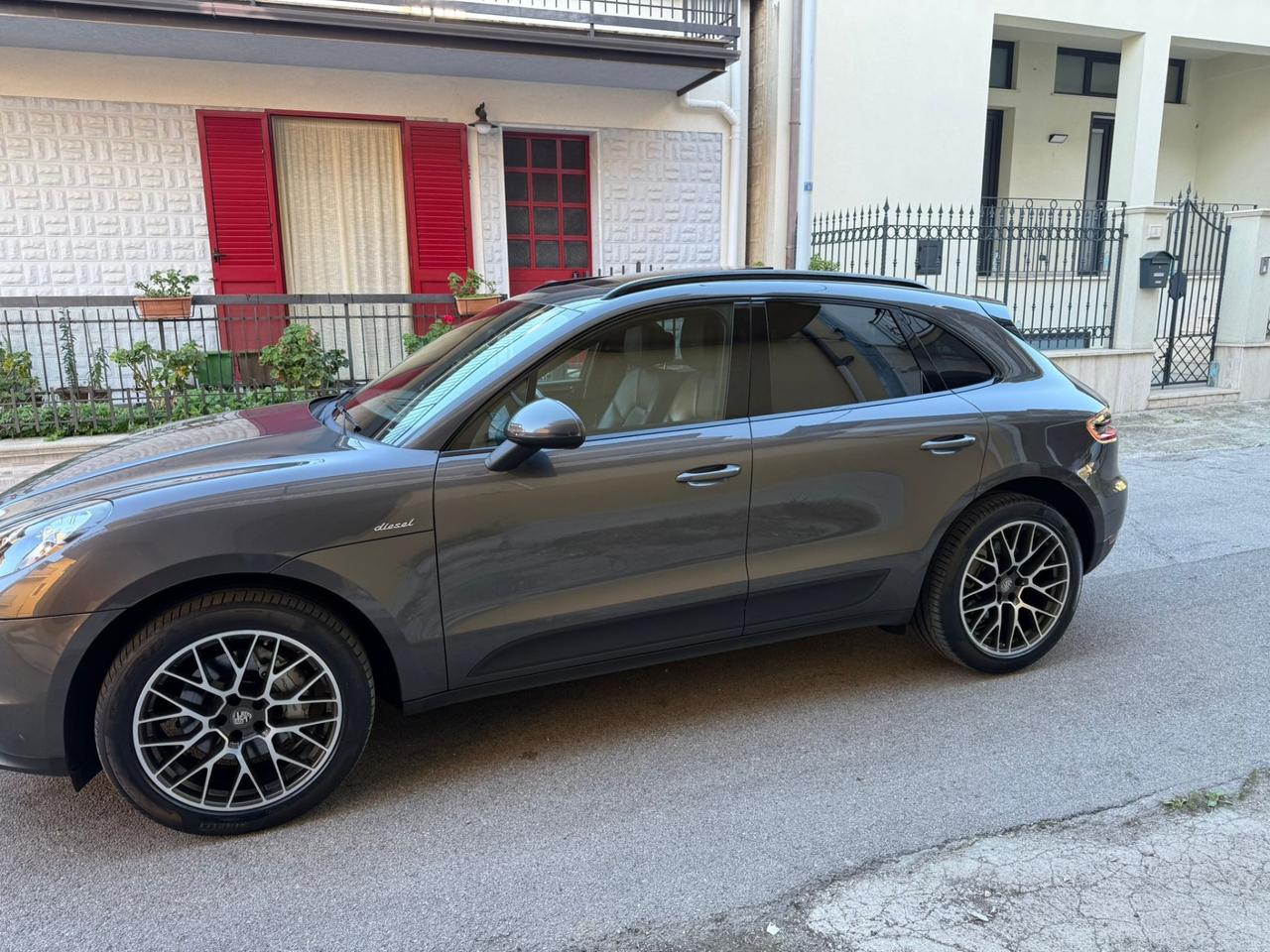Porsche Macan 3.0 S tetto panoramico e gancio traino