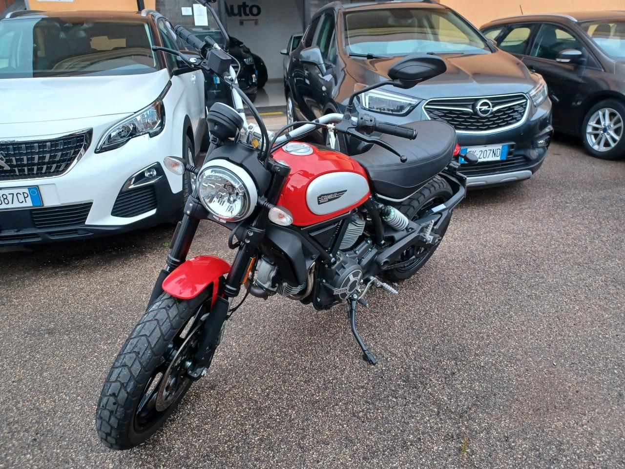 Ducati scrambler 800