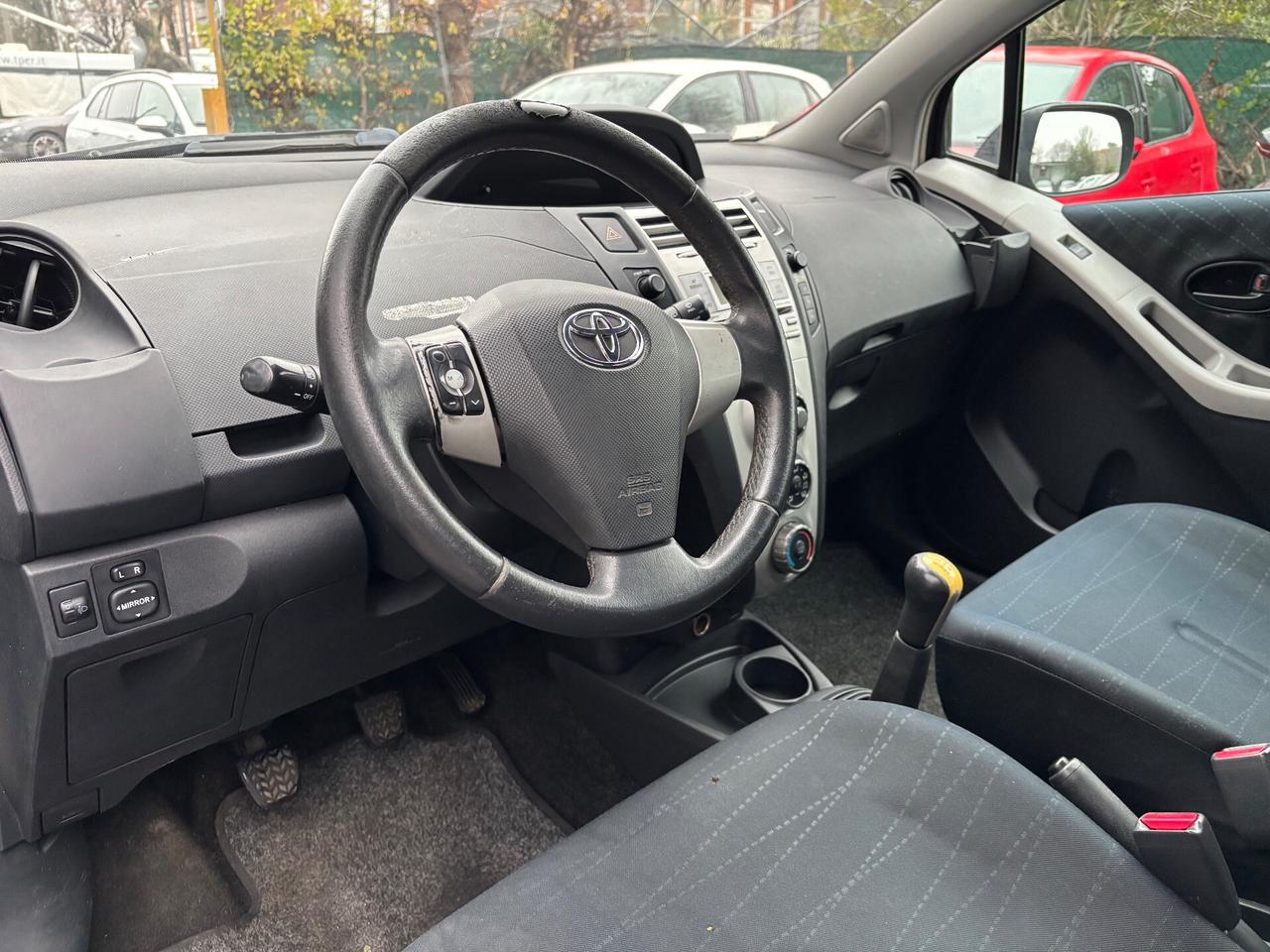 Toyota Yaris 1.0 3 porte Sol OK NEOPATENTATI