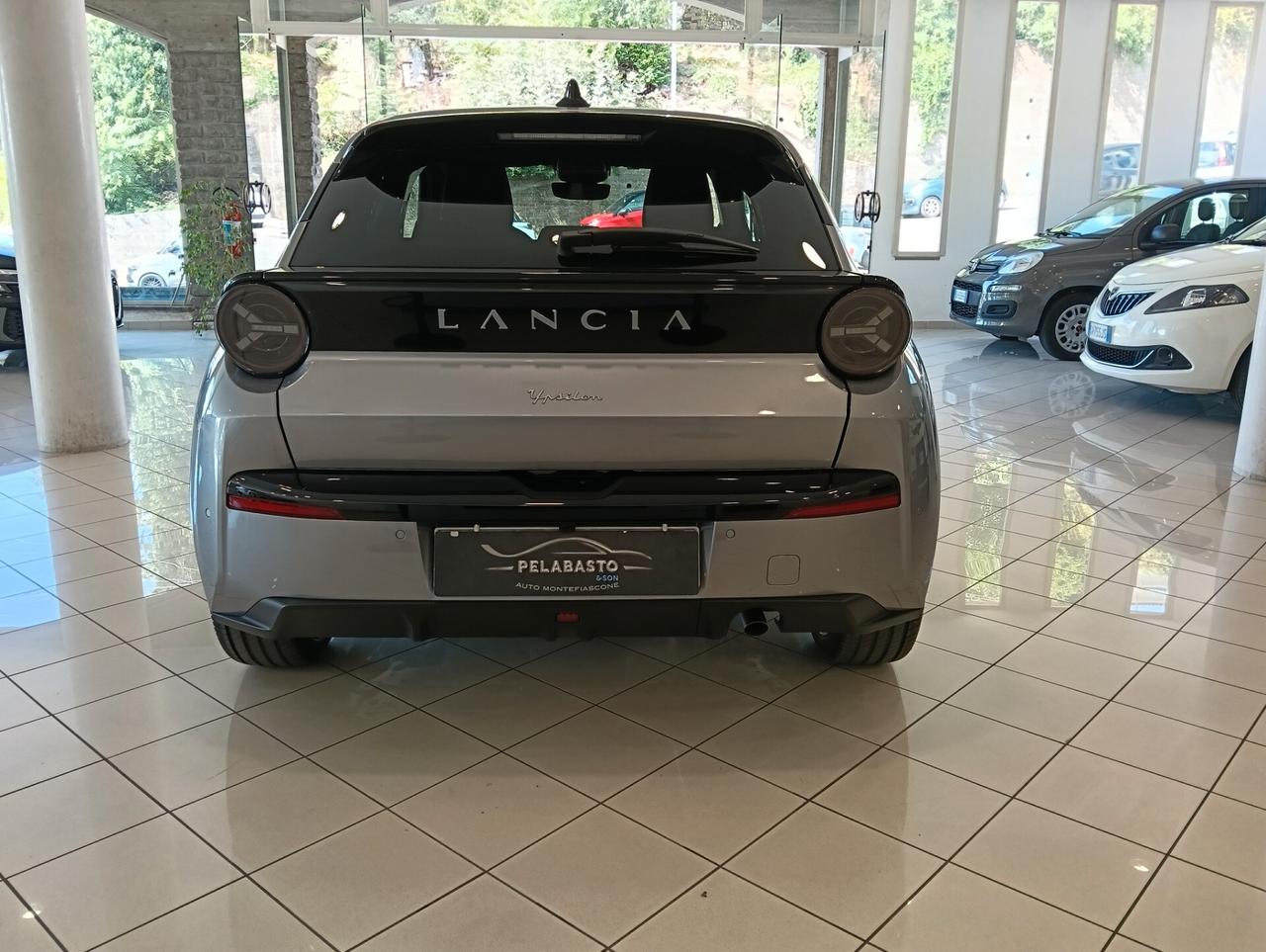 Lancia Ypsilon Hybrid e-DCT LX