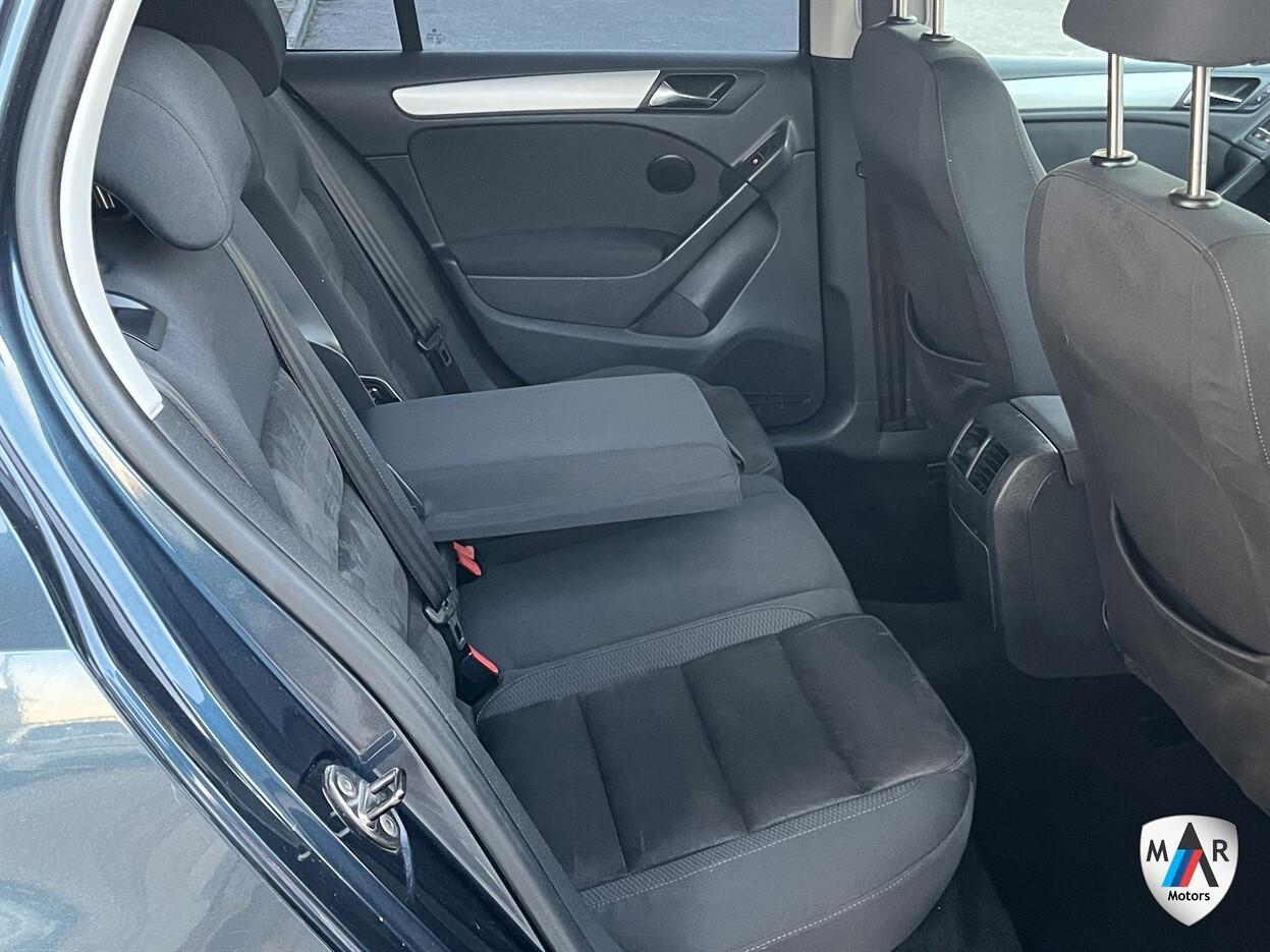 Volkswagen Golf 1.6 TDI DPF DSG 5p. R Line