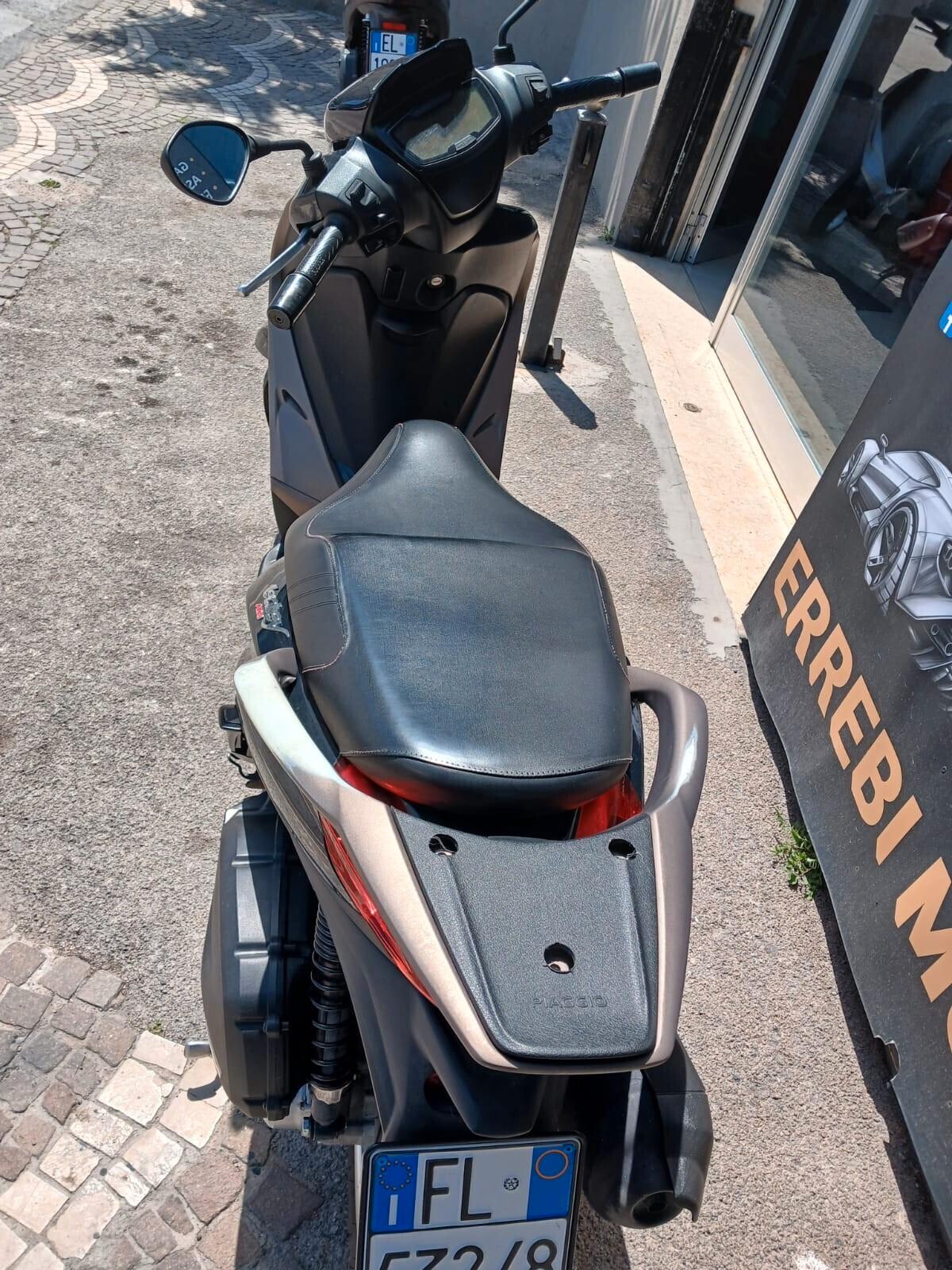 Piaggio Medley 125