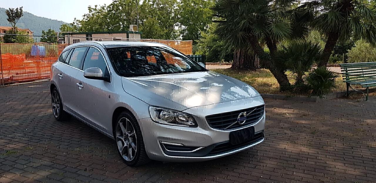 Volvo V60 2.0 d 150 cv D3 Geartronic Volvo Ocean Race,pelle,cambio automatico,navi,cruise control,cerchi 18