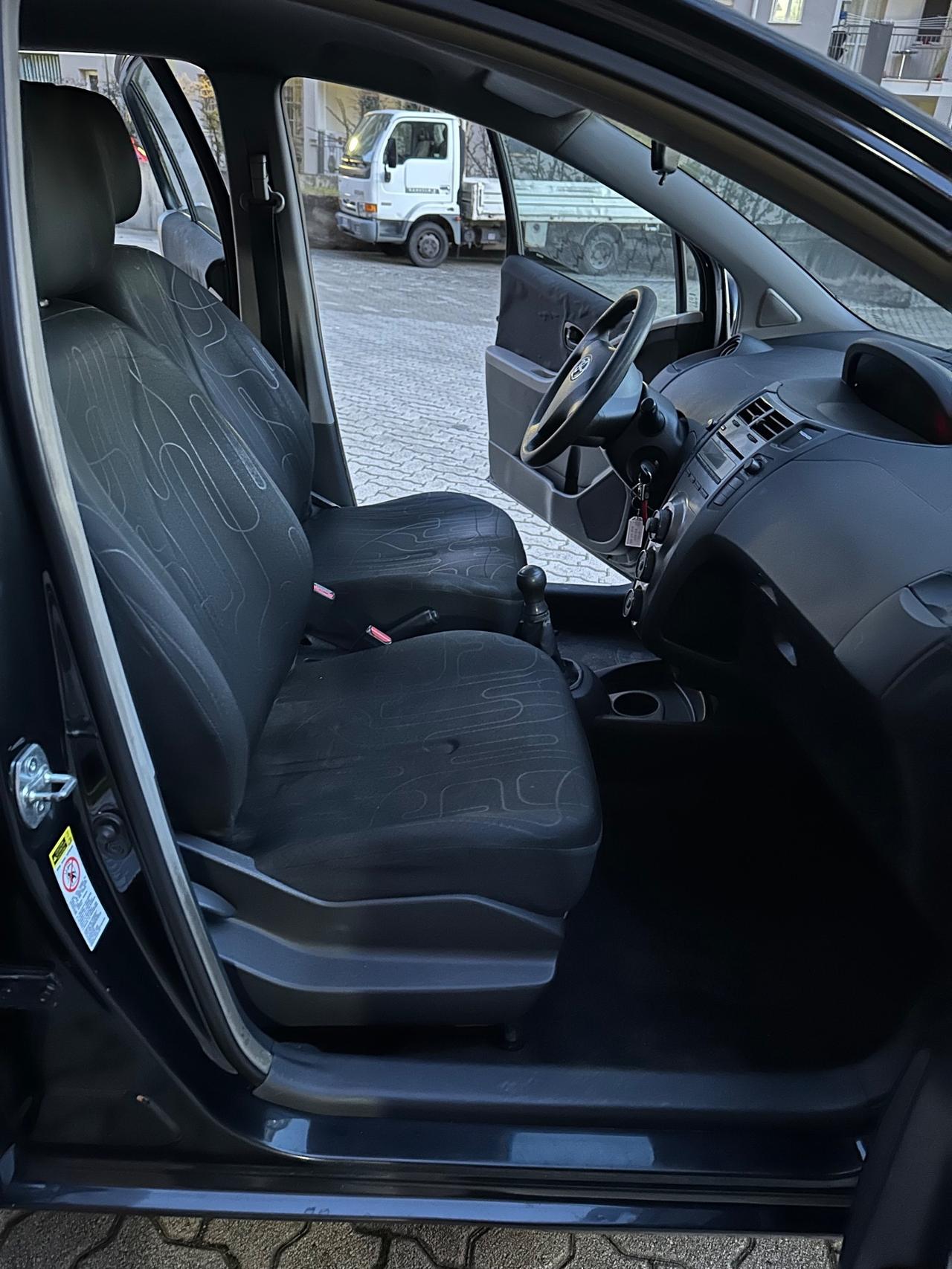 Toyota Yaris 1.0 5 porte Now