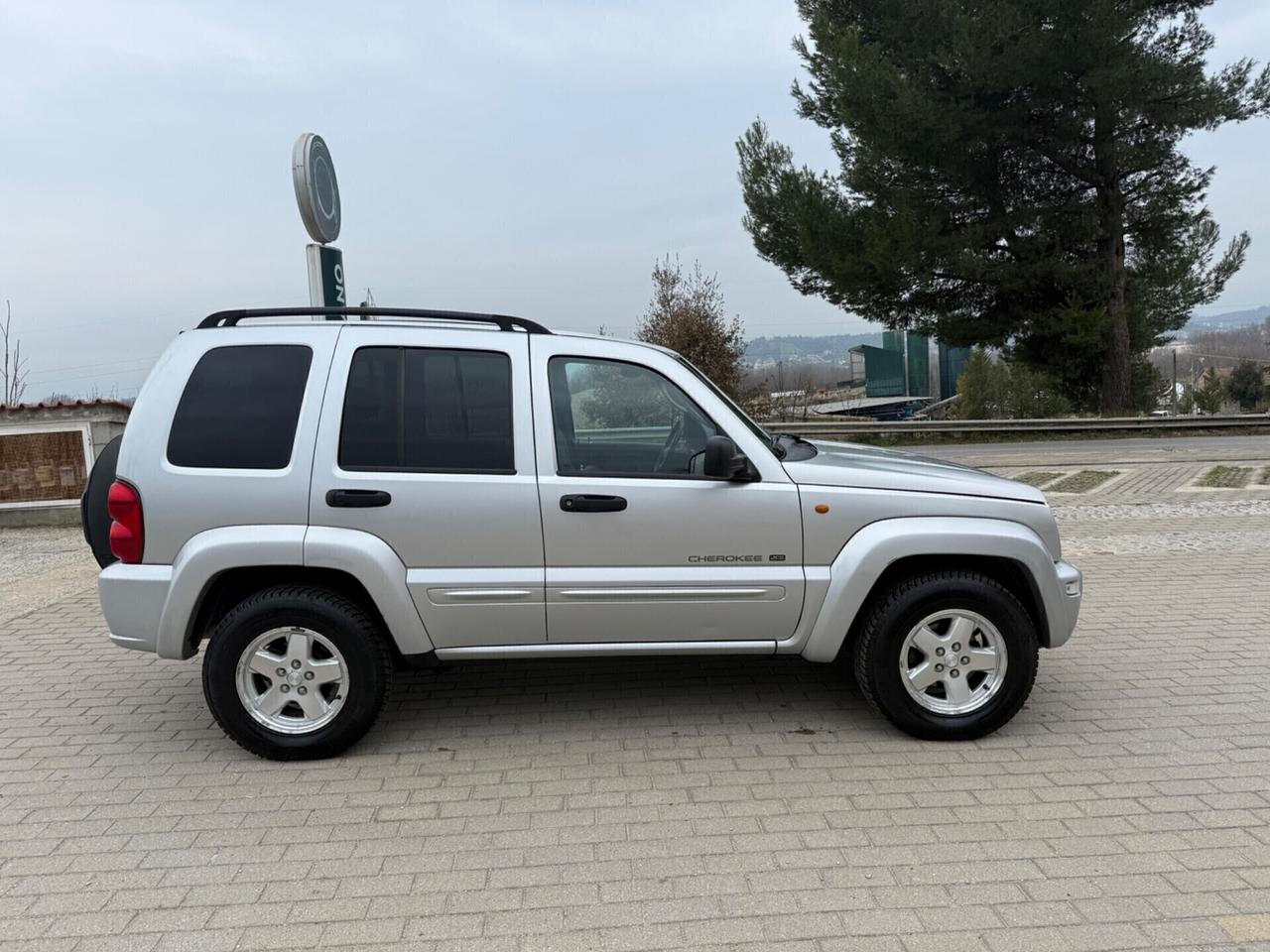 Jeep Cherokee 2.8 CRD Limited gancio traino