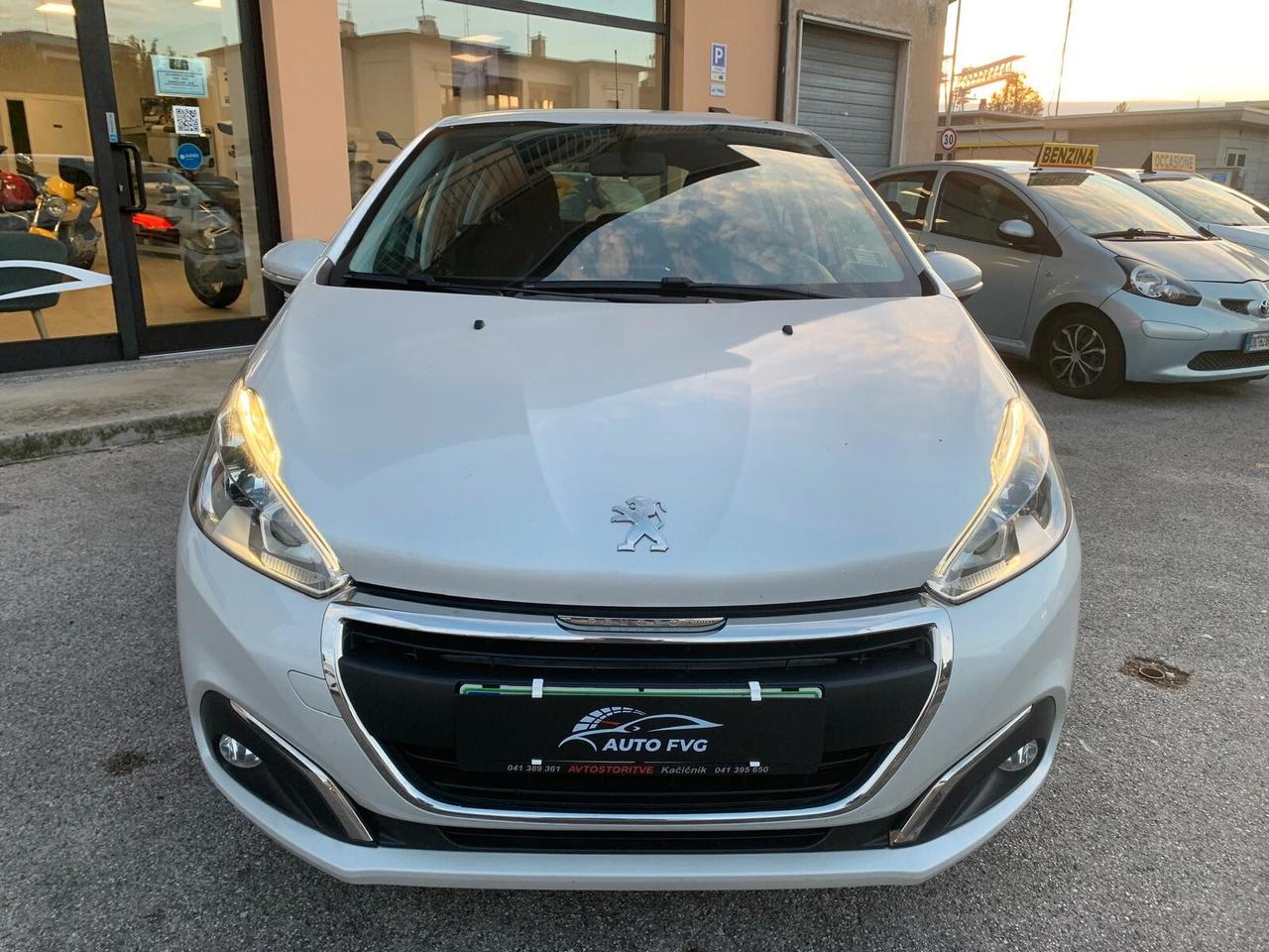 Peugeot 208 5 porte NEOPATENTATI