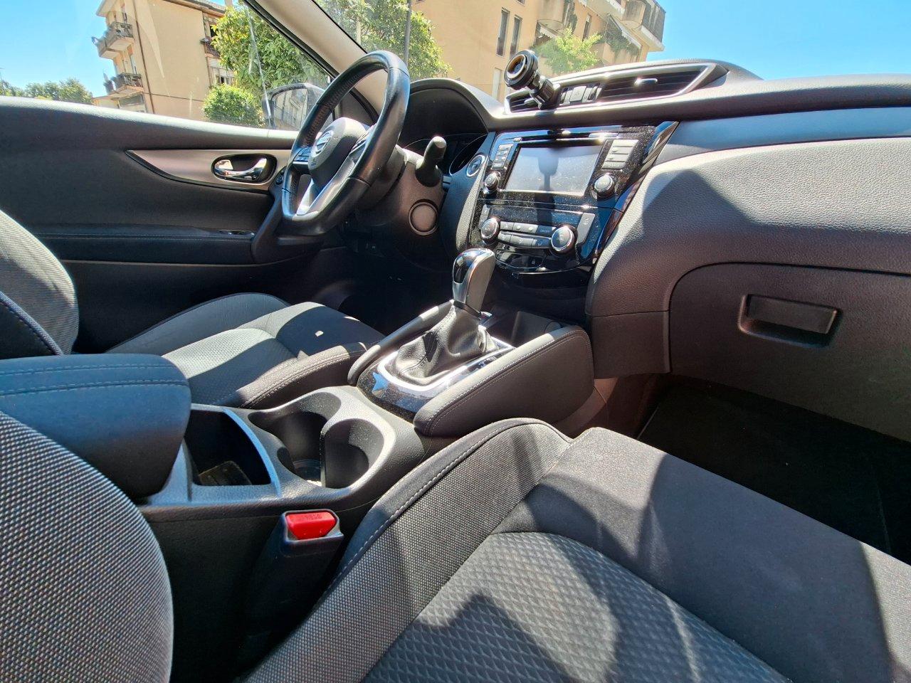 Nissan Qashqai 1.6 dci N-Connecta 2wd 130cv tetto panorama