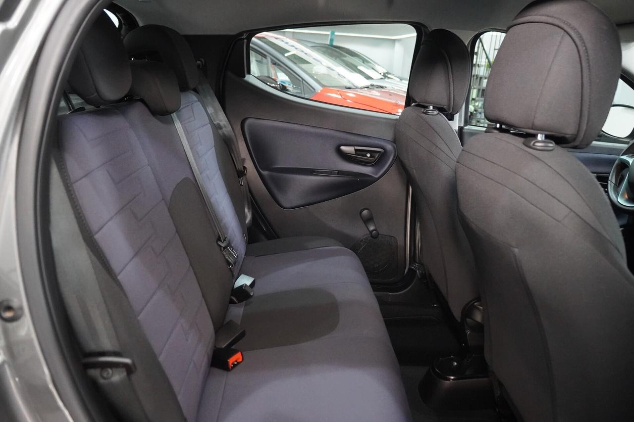 Lancia Ypsilon 1.0 FireFly 5 porte S&S Hybrid Platino