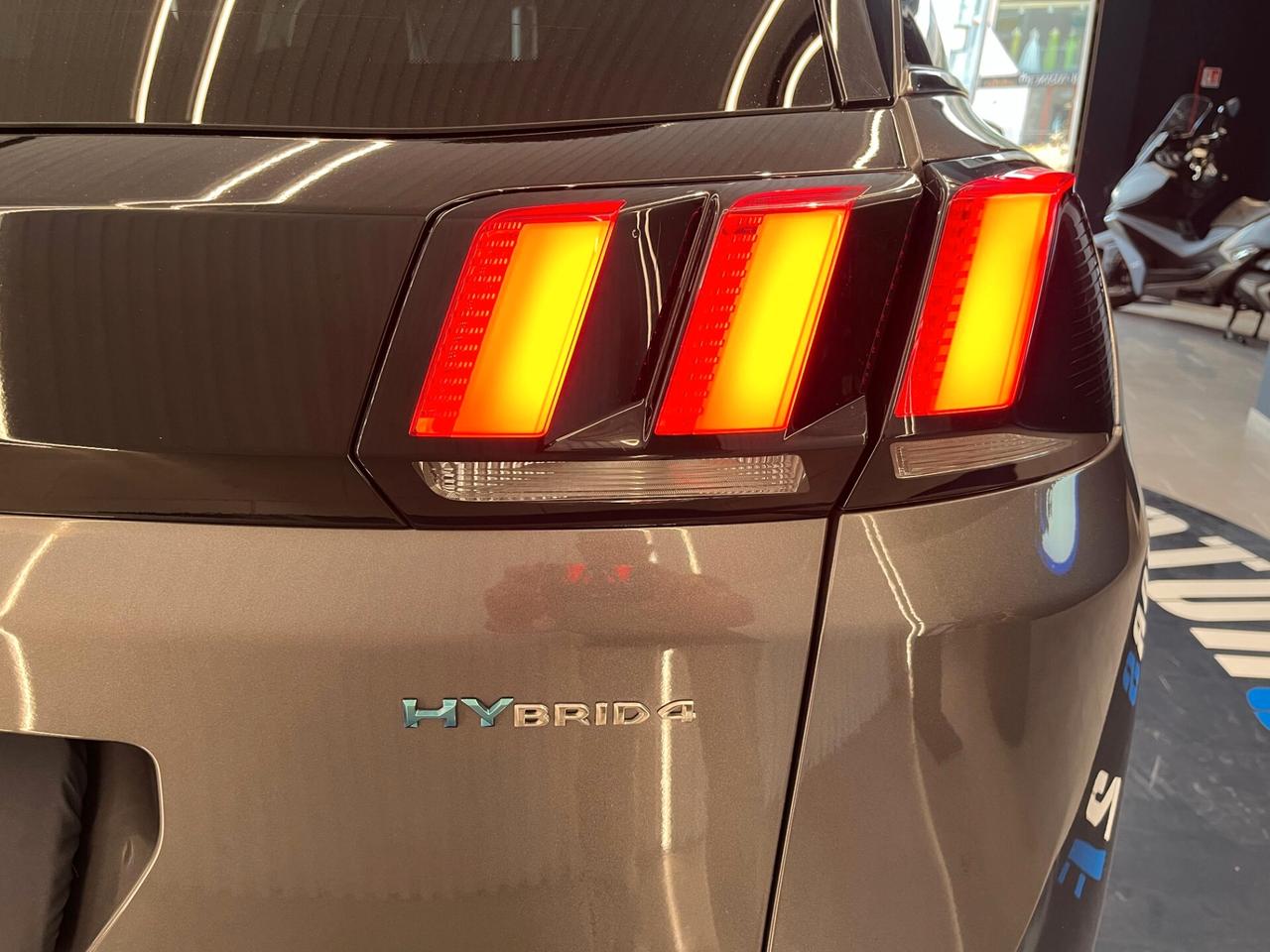 Peugeot 3008 Hybrid4 300 e-EAT8 GT Line