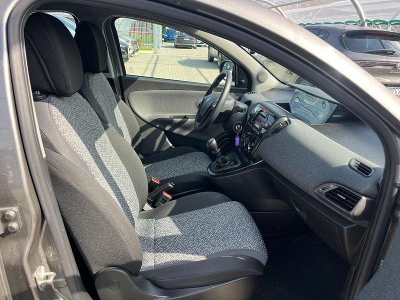 Lancia Ypsilon Ypsilon 1.2 69 CV 5 porte GPL Silver