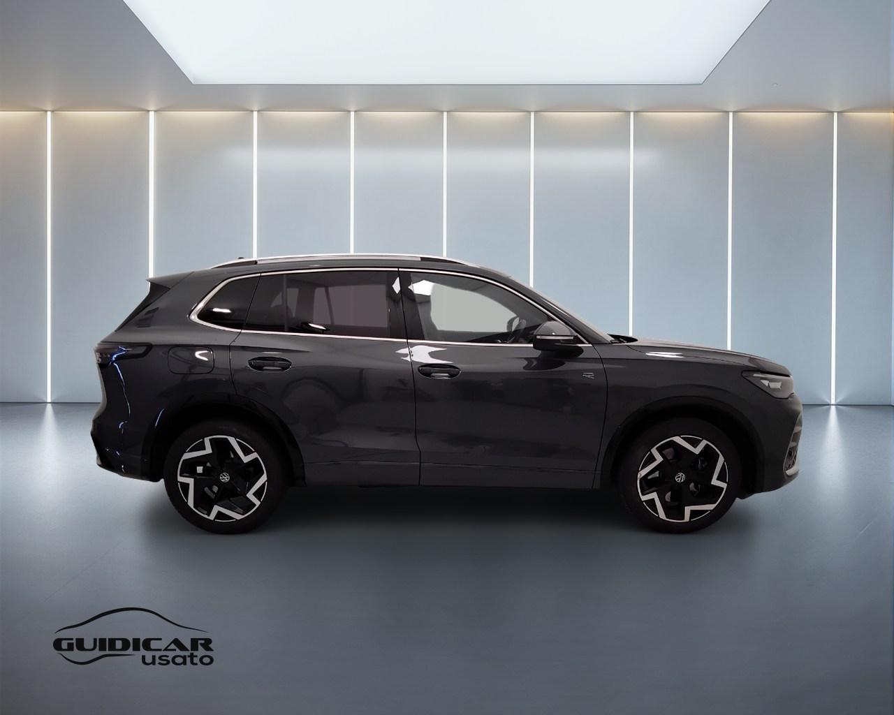 VOLKSWAGEN Tiguan III 2024 - Tiguan 2.0 tdi R-Line 150cv dsg