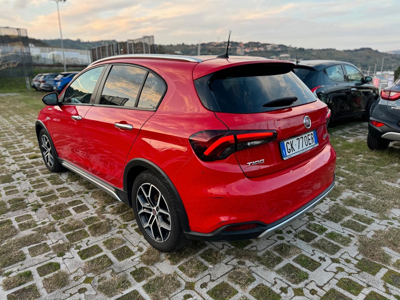 Fiat Tipo 5p. 1.5 Hybrid DCT Cross Red