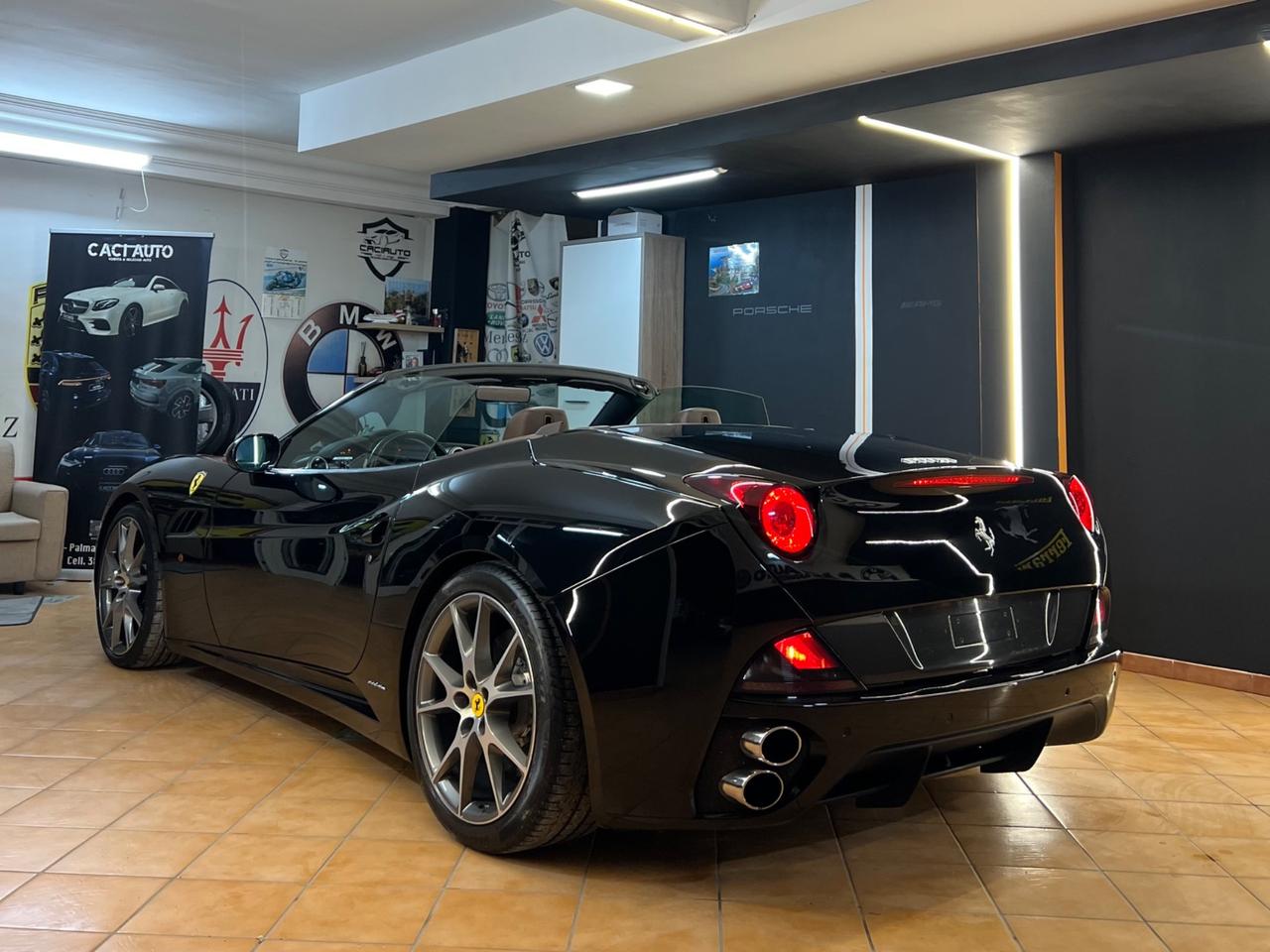 Ferrari California DCT Book service