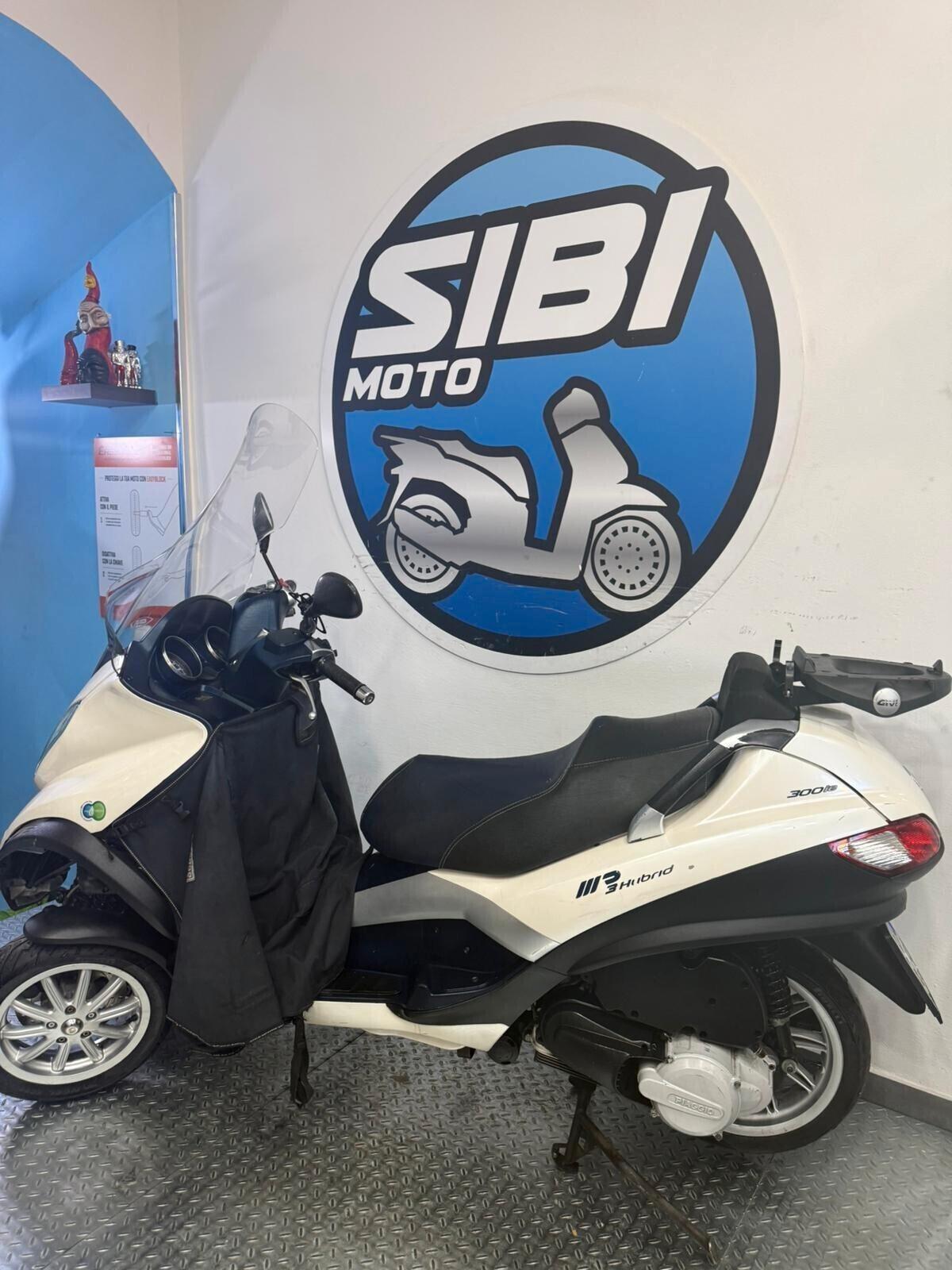 Piaggio MP3 300 HYBRID