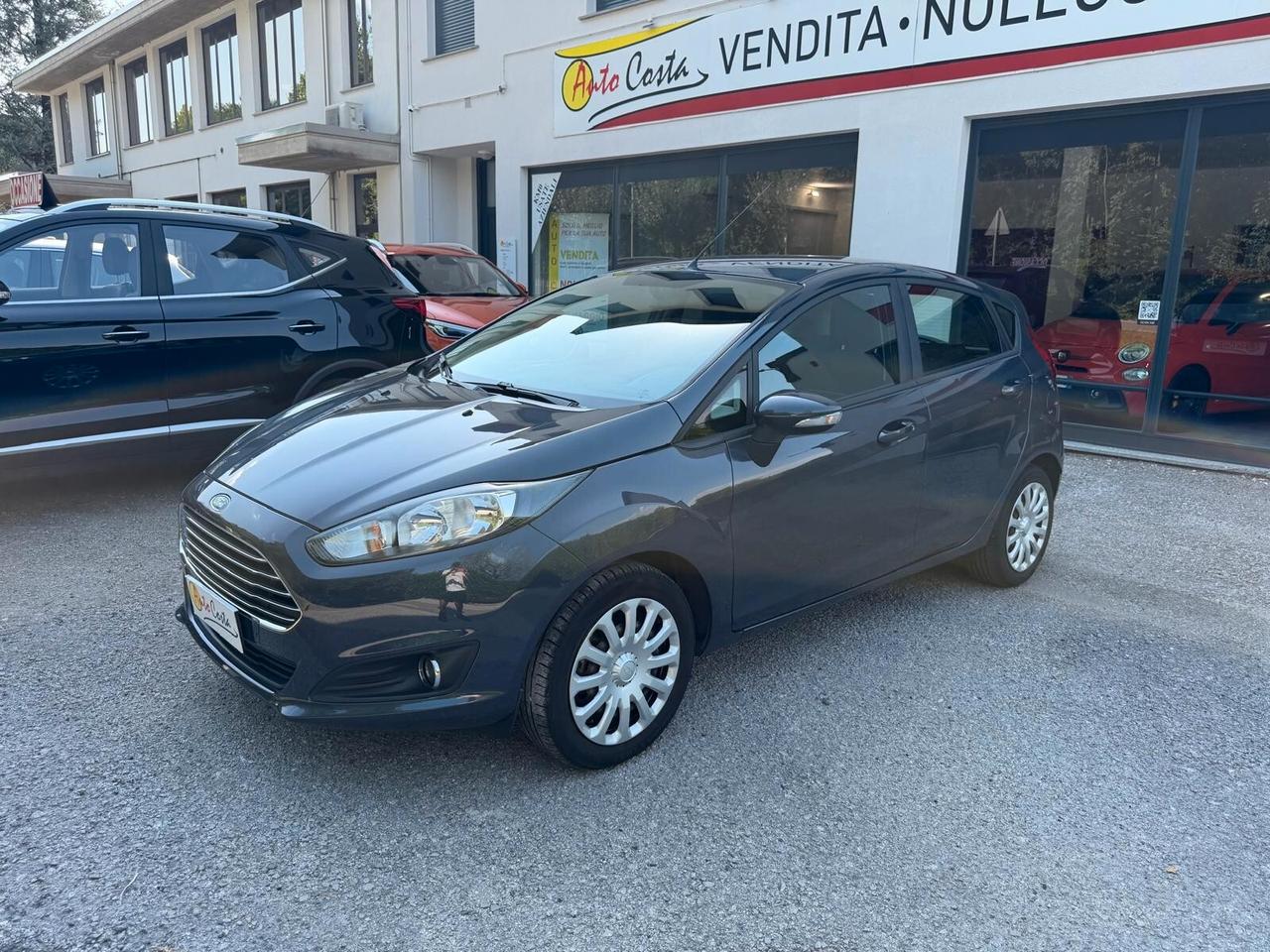 Ford Fiesta 1.2 60CV 5 porte Titanium