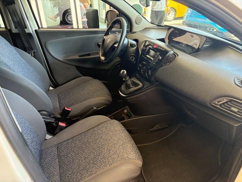 Lancia Ypsilon 1.0 FireFly 70cv S&S Hybrid SILVER