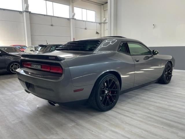 Dodge Challenger 6.4 v8 srt