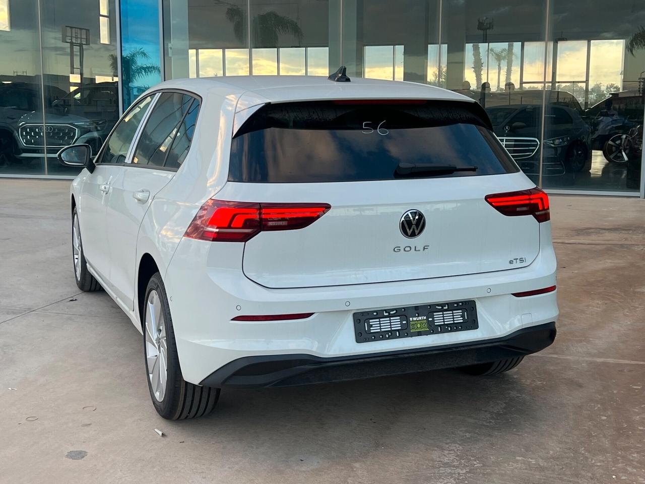 Volkswagen Golf 1.5 eTSI dsg possibilità noleggio no scoring