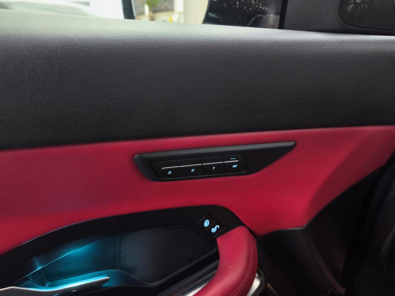 Jaguar E-Pace 2.0D 240 CV AWD aut. R-Dynamic HSE