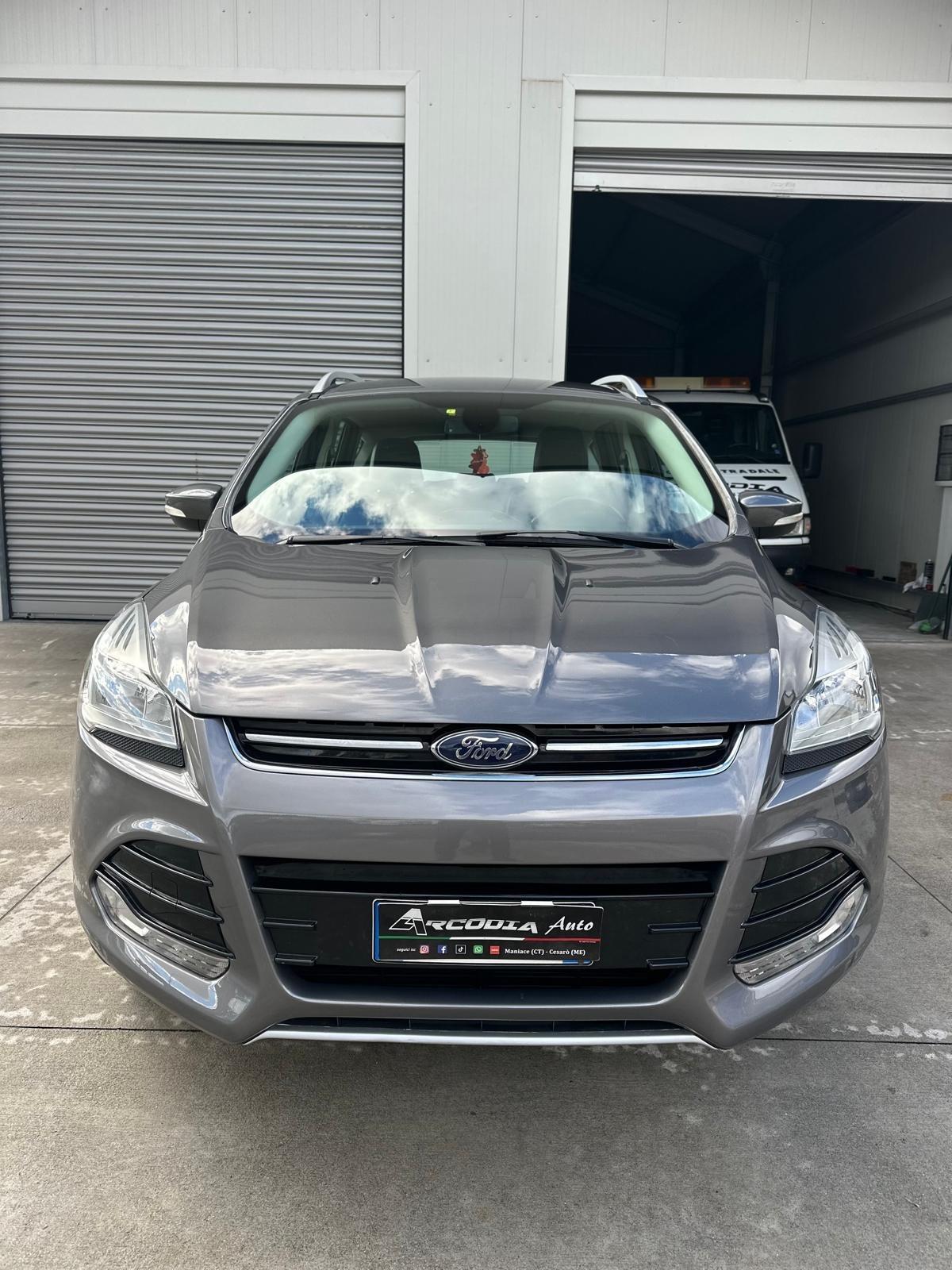 Ford Kuga 2.0 TDCI 140 CV 4WD Titanium