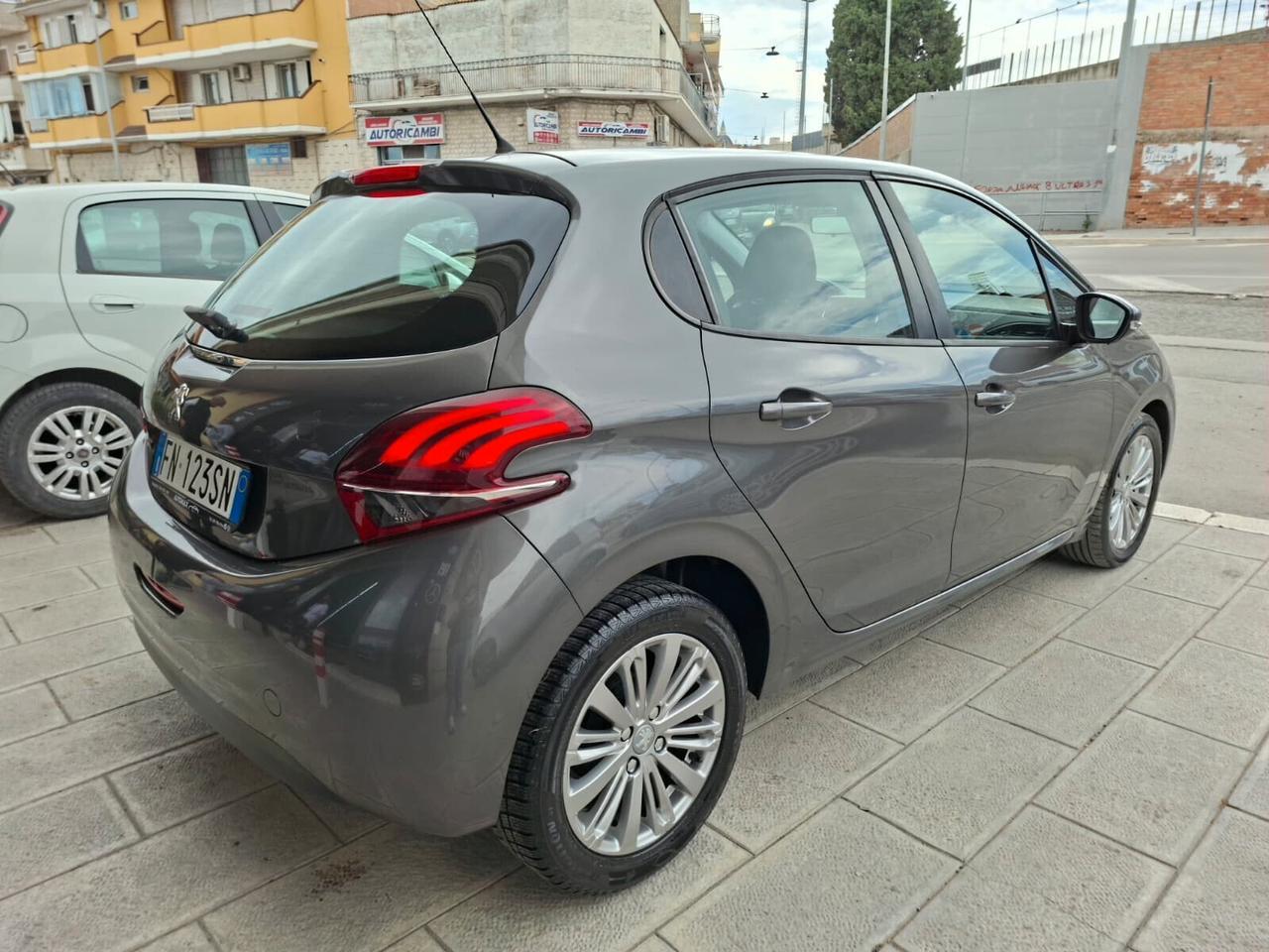 Peugeot 208 1.2 PureTech 82cv GPL Active 2018