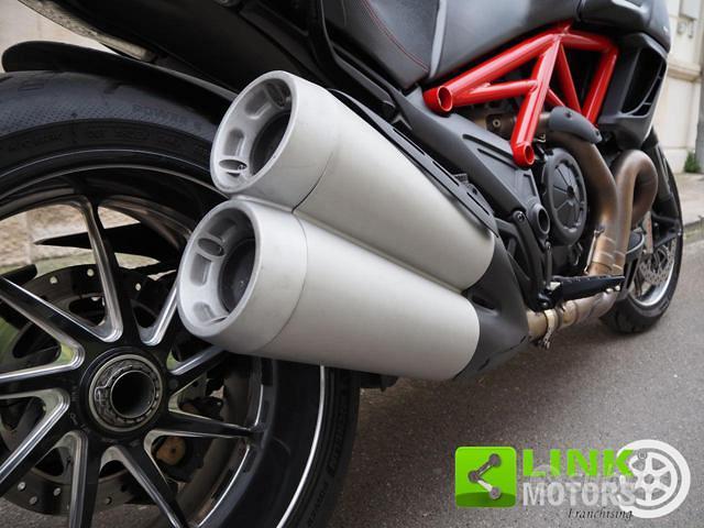 DUCATI Diavel Red Carbon